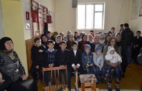 29 декабря в Данухской средней общеобразовательной школе  Гумбетовского района состоялось Новогоднее  праздничное мероприятие с участием всех учащихся, учителей и родителей.