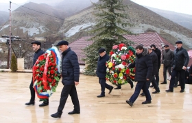 В День Неизвестного Солдата в Гумбете провели возложение венков 