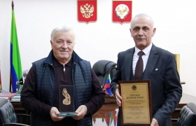 За помощь детям-сиротам Галипа Галипова наградили премией «Добрые руки» 