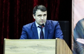 Главный редактор литературных журналов «Литературный Дагестан» и «Соколёнок» Мурад Ахмедов поздравил Гамзата Изудинова с 45-летием 