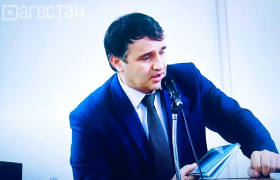 Гамзат Изудинов поздравил со Всемирным днём поэзии 