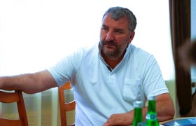 Меценат Омар Кураев привез 50 тысяч шлакоблоков в село Новый Цилитль, пострадавшее от потопа