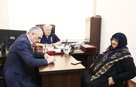 В ходе приёма граждан Галип Галипов оказал помощь родственнице участника СВО Патимат Ахмедовой 