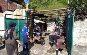 МЧС проводит работы по расчистке придворовой и внутридомовой территории в селе Нижнее Инхо