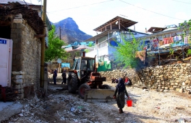 Дагестанцы оказывают гуманитарную помощь жителям Гумбетовского района